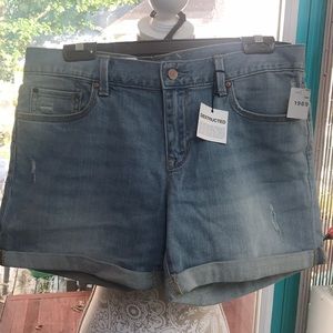 GAP 1969 Sexy Boyfriend Shorts